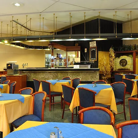 Отель Olympik Tristar